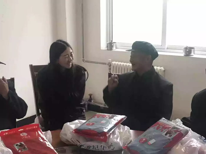 转达爱心，，情暖中秋：兰州新区申博官网工业投资有限公司开展“申博官网节日·中秋”主题活动 - 申博官网要闻 - 新闻动态