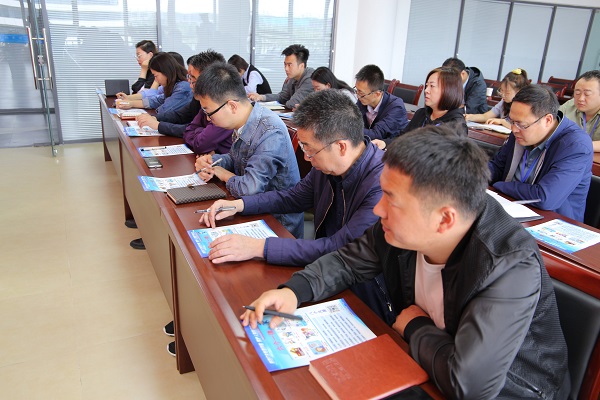 警企同心 反诈偕行——中川东区派出所 深入石投集团开展反电信诈骗宣传活动 - 申博官网要闻 - 新闻动态