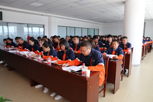 集团公司举行2020年工业工人手艺提升暨新员工培训开班仪式 - 申博官网要闻 - 新闻动态