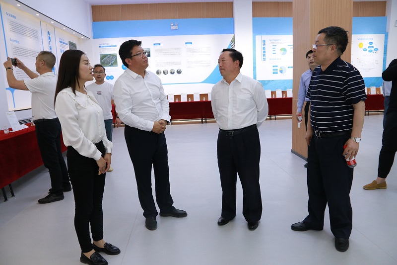 中科院院士李灿一行来新区调研“液态阳光”项目 - 申博官网要闻 - 新闻动态