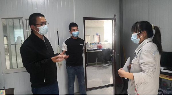 兰州新区市场监视治理局联合申博官网集团开展农民工法制宣传活动 - 申博官网要闻 - 新闻动态