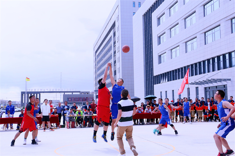 “喜迎二十大·同庆五周年”篮球友谊赛 - 党群事情 - 专题专栏