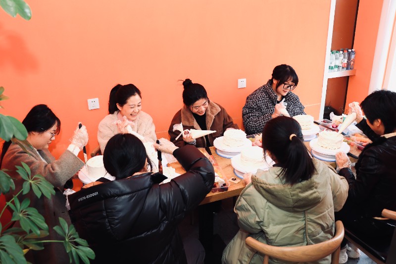 “甜蜜献礼”∣三八致敬每一位欠亨俗的女性” - 动力能源供应 - 营业板块